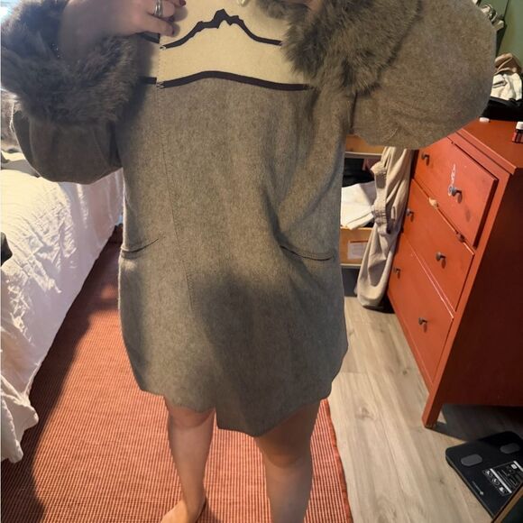 Women's Gray Teddy Jacket with Faux Fur Accents - Picture 3 of 5